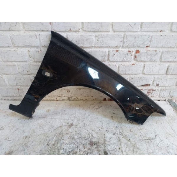Paralama  Lado Direito Volvo V40 2000 2001 2002 2003 2004