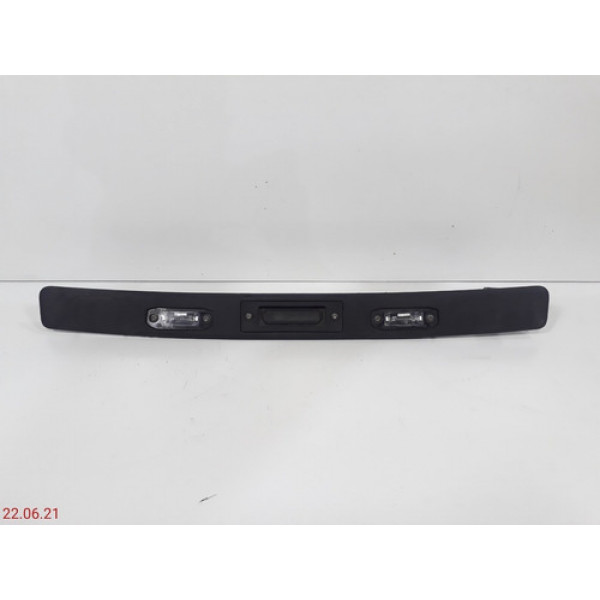 Moldura Luz Placa Tampa Traseira Volvo Xc60 2012 A 2016