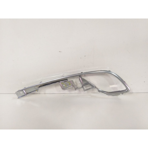 Moldura Friso Cromado Difusor Direito Tracker Ltz 14 A 2019