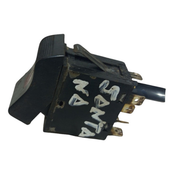 Botão Luz Emergência Pisca Lerta Volkswagen Santana 95 A 011