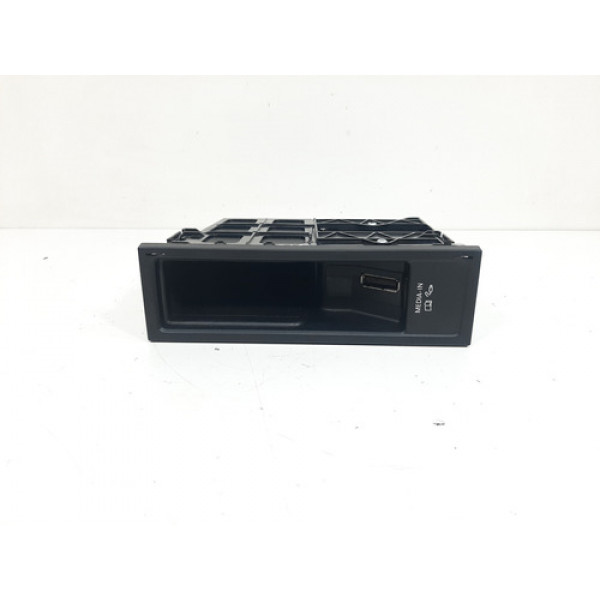 Entrada Auxiliar Porta Luvas Vw Tiguan 2012 A 2017 Jetta