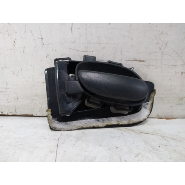 Maçaneta Interna Esquerda Peugeot 207 1999 2000 2001 A 2004